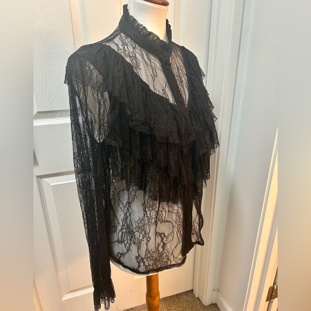 LACE RUFFLE BUTTON DOWN SHIRT - Picture 3 of 5
